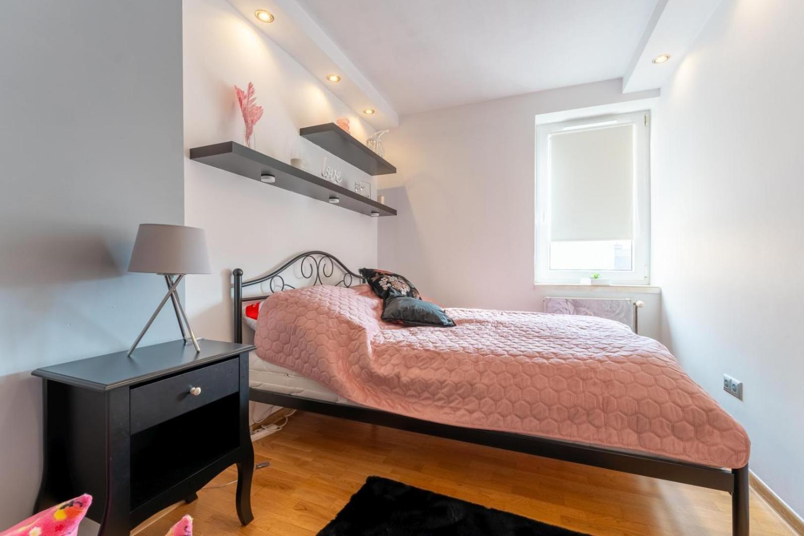Apartament Ratuszlove - 2 Osobne Sypialnie, Z Widokiem Na Ratusz - By Spaceapart Jelenia Góra Екстериор снимка