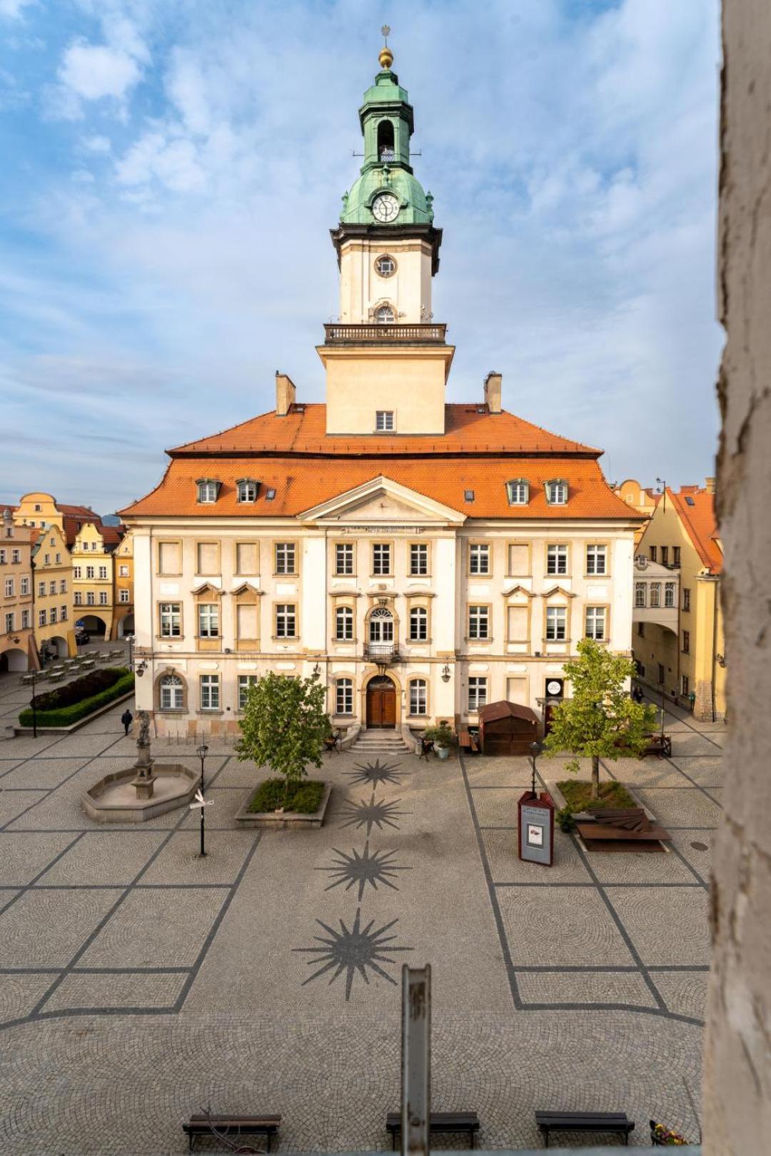Apartament Ratuszlove - 2 Osobne Sypialnie, Z Widokiem Na Ratusz - By Spaceapart Jelenia Góra Екстериор снимка
